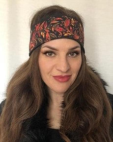 Čelenka černá s plamennými lístky 01.jpeg